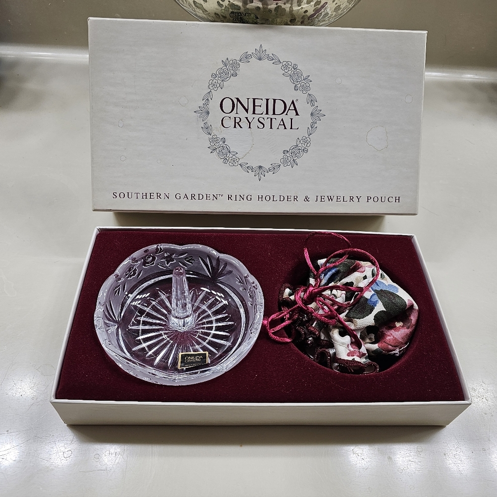 Vintage Oneida Crystal Ring Holder with Floral Pouch in Box - Brand New!